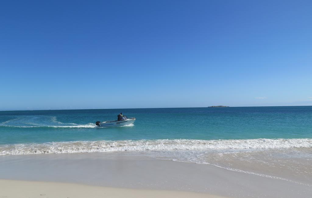 Jurien Beachfront Holiday Units Villa Джуриън Бей Стая снимка